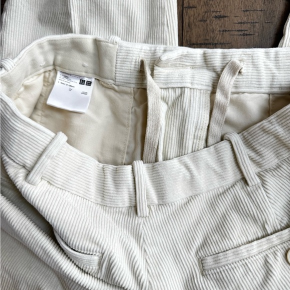 Uniqlo Women's Cream Capris - Picture 5 of 12